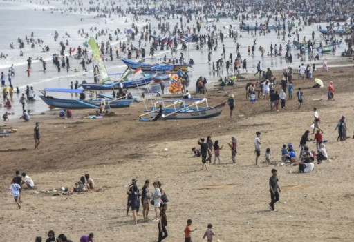 Pesisir pantai barat Kabupaten Pangandaran