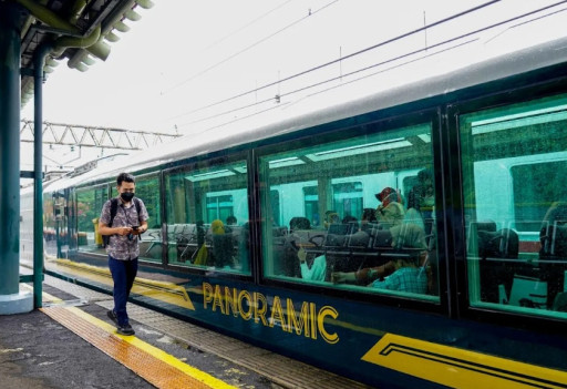 Kereta Panoramic
