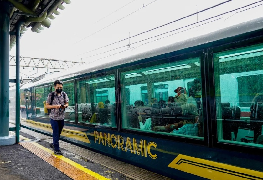 Kereta Panoramic