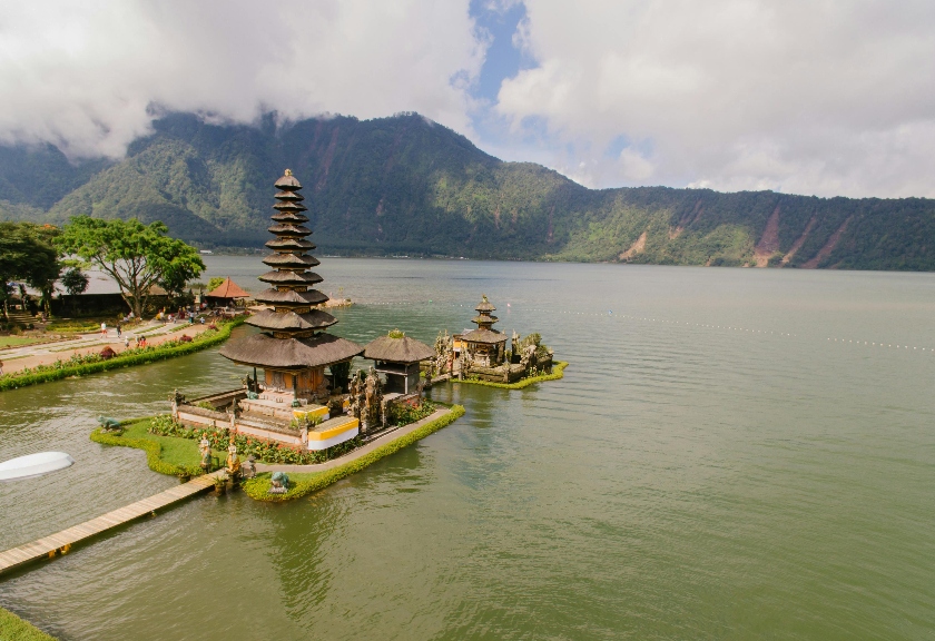 Pura Ulun Danu Bratan di Bedugul, Kabupaten Tabanan, Bali