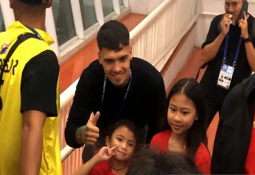 Pemain baru Persija Jakarta Shayne Pattynama