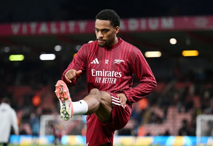 Bek kaan Arsenal, Jurrien Timber