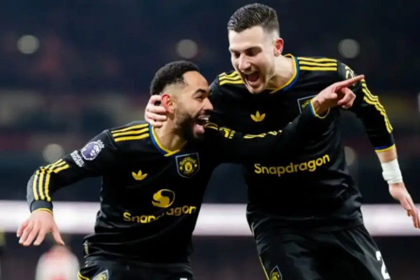 Matheus Cunha (kiri).