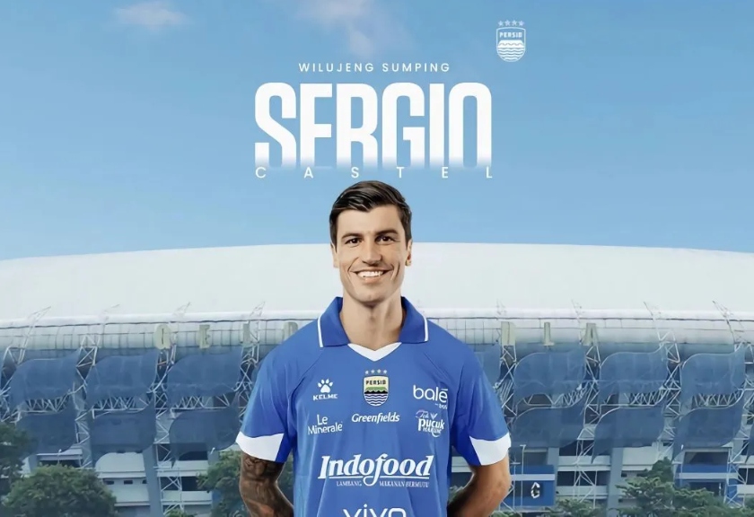 Pemain asal Spanyol Sergio Castel