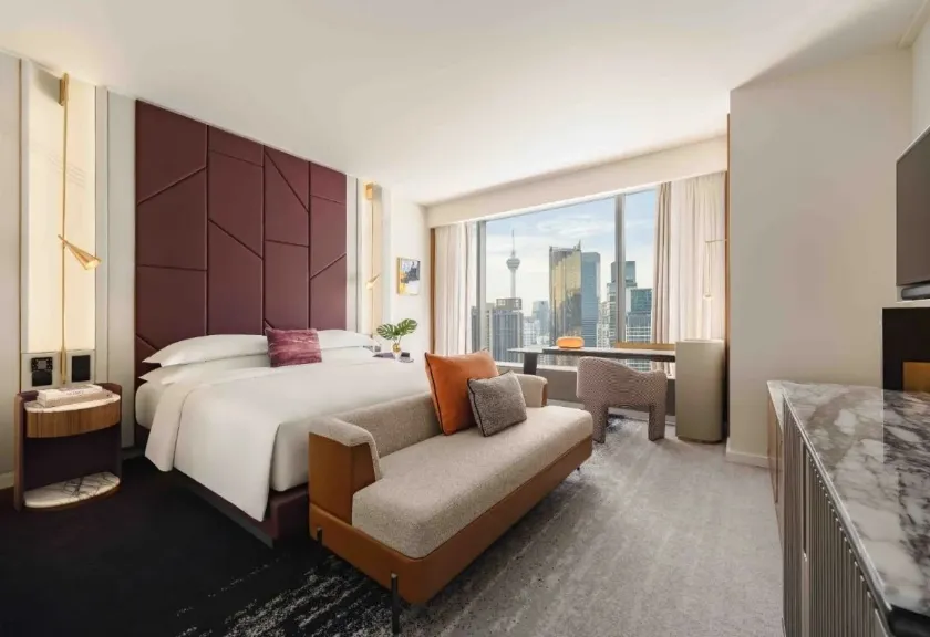 Salah satu kamar Hotel Kimpton Naluria Kuala Lumpur