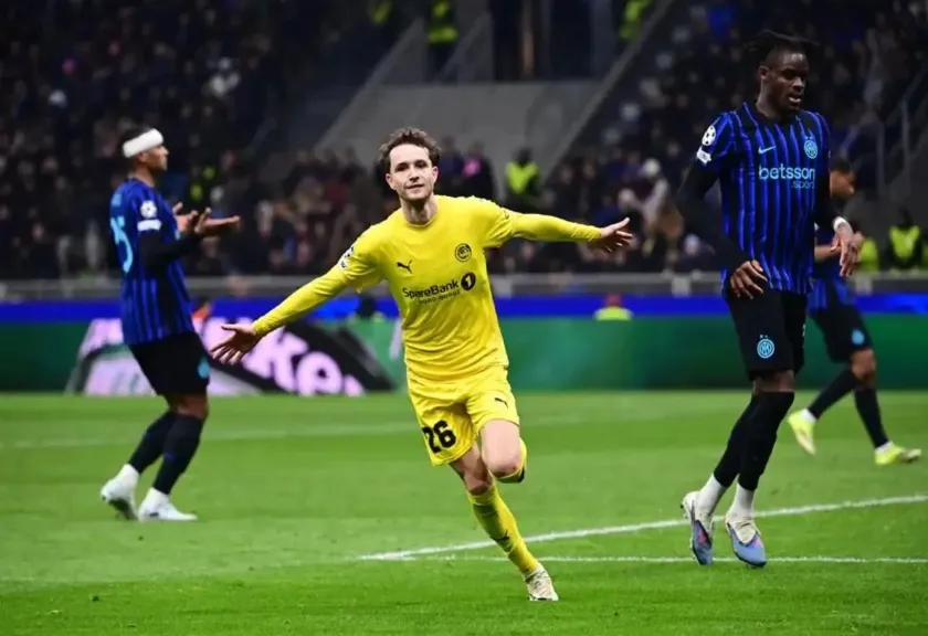 Selebrasi Hakon Evjen (tengah) setelah mencetak gol kedua Bodo/Glimt ke gawang Inter Milan. 