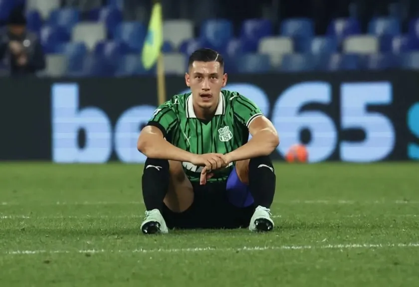 Bek tengah Sassuolo, Jay Idzes