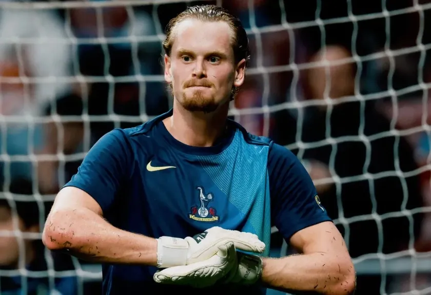 Kiper Tottenham Hotspur Antonin Kinsky