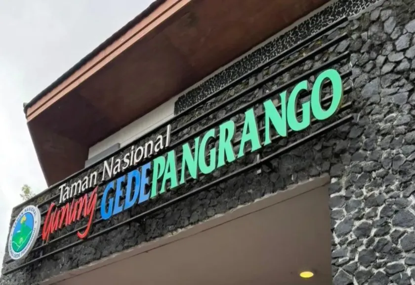 Pintu masuk pendakian Gunung Gede-Pangrango