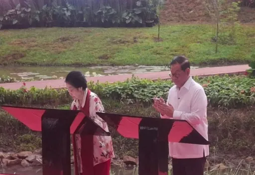 Presiden ke-5 RI Megawati Soekarnoputri dan Gubernur DKI Jakarta Pramono Anung Wibowo