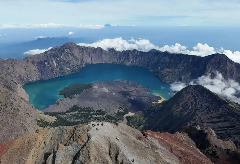 Taman Nasional Gunung Rinjani, Nusa Tenggara Barat (NTB)