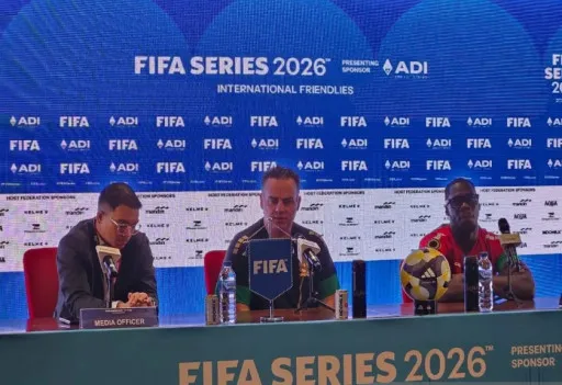 Pelatih timnas St Kitts and Nevis Marcelo Augusto Silva Serrano dan pemain St Kitts and Nevis Julani Archibald