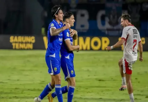 Sergio Castel Martinez (kiri) dan Federico Barba (kedua kiri).