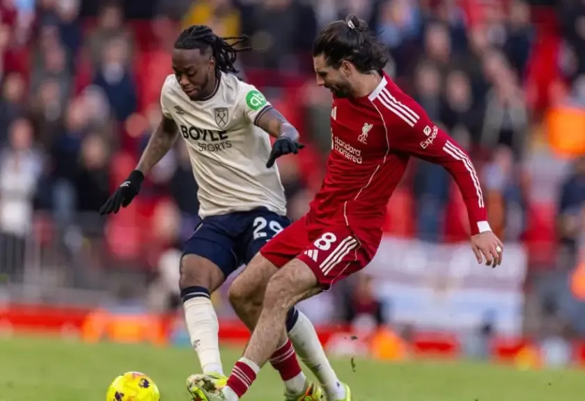 Pesepak bola Liverpool Dominik Szoboszlai.