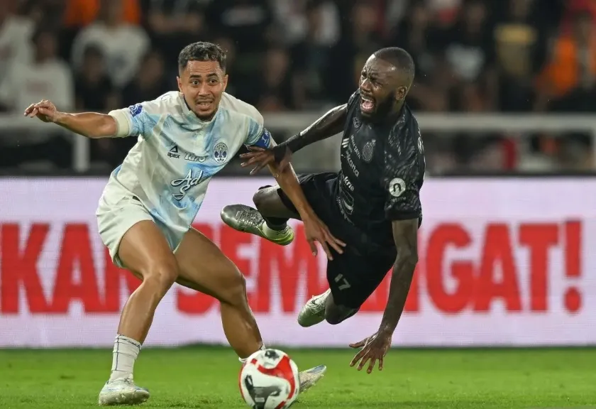 Pesepak bola Persija Jakarta Allano Brendon de Souza Lima 