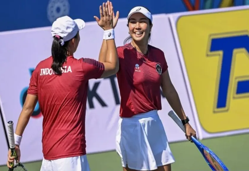 Petenis ganda putri Indonesia Janice Tjen dan Aldila Sutjiadi