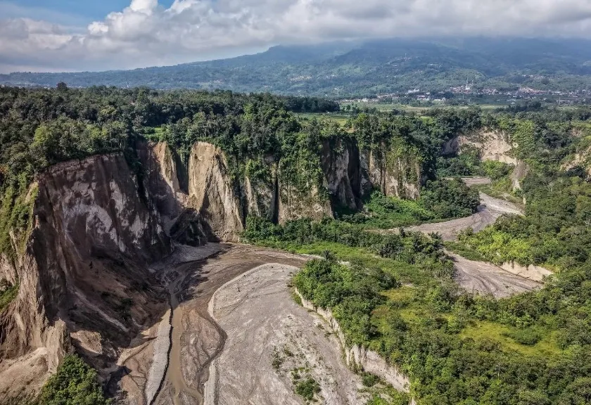 Keindahan panorama alam Bukittinggi, Sumatra Barat. 