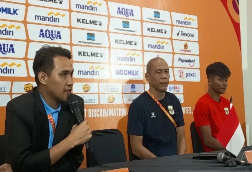 Pelatih Timnas Indonesia U-19 Nova Arianto 