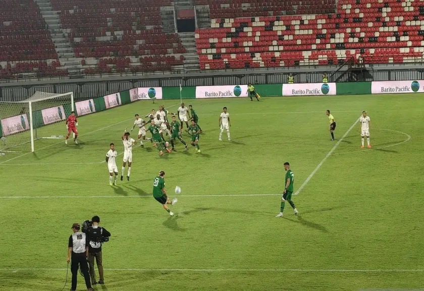Laga Persebaya kontra Arema FC