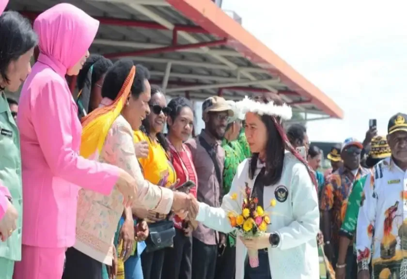 Wamen Pariwisata RI Ni Luh Enik Ermawati