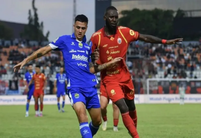 Arsip - Pesepak bola Persib Bandung Eliano Johannes Reijnders