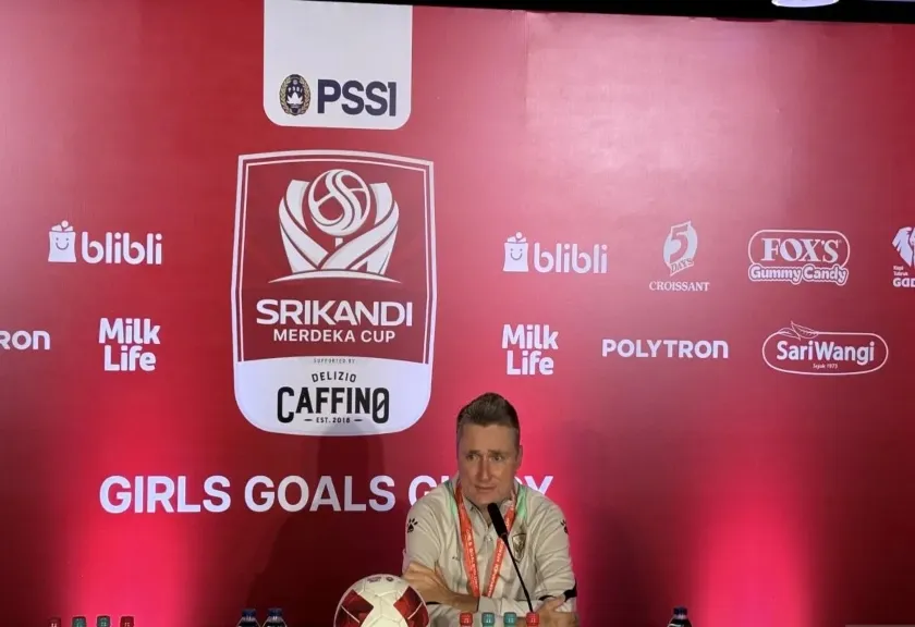 Pelatih tim U-16 putri Indonesia Timo Scheunemann