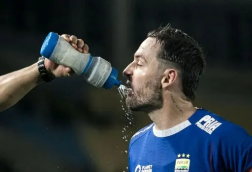 Arsip - Pesepak bola Persib Bandung Marc Antony Klok