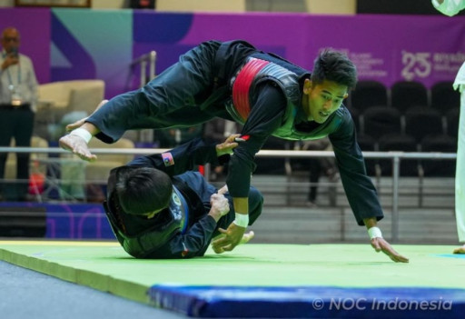 Pesilat Indonesia Ginting Baharudin Putra kandas di babak semifinal ajang Islamic Solidarity Games (ISG) Riyadh 2025 di Arab Saudi. 