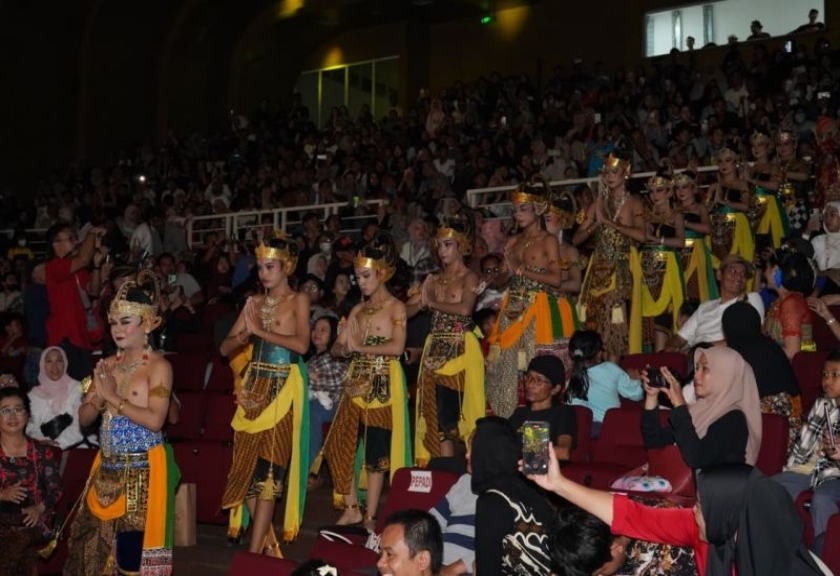Pergelaran wayang orang di Taman Budaya Raden Saleh (TBRS) Semarang.