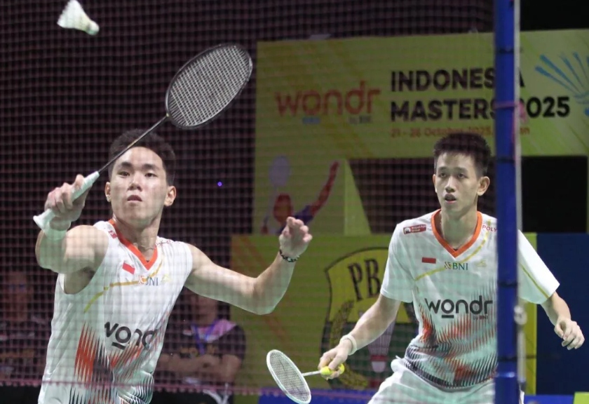 Raymond Indra (kanan) dan Nikolaus Joaquin (kiri) 