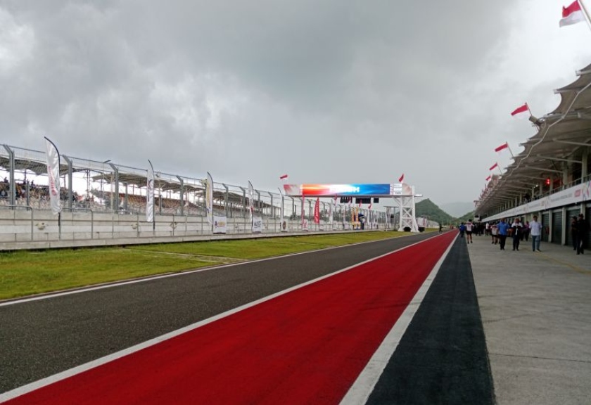 Pit line Sirkuit Pertamina Mandalika, Nusa Tenggara Barat di Lombok Tengah