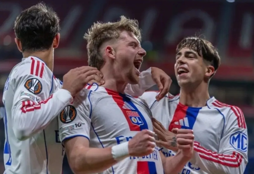 Selebrasi Pavel Sulc 